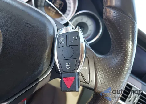 2012 Mercedes-Benz C 250 Sport z USA, uszkodzony, nr VIN WDDGF4HBXCA667821